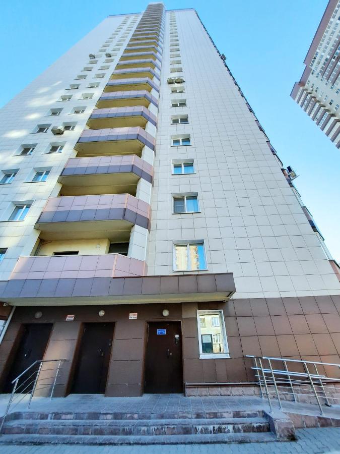 Flansk на Романова: Sky-High Urban Retreat Apartment Novosibirsk Exterior photo